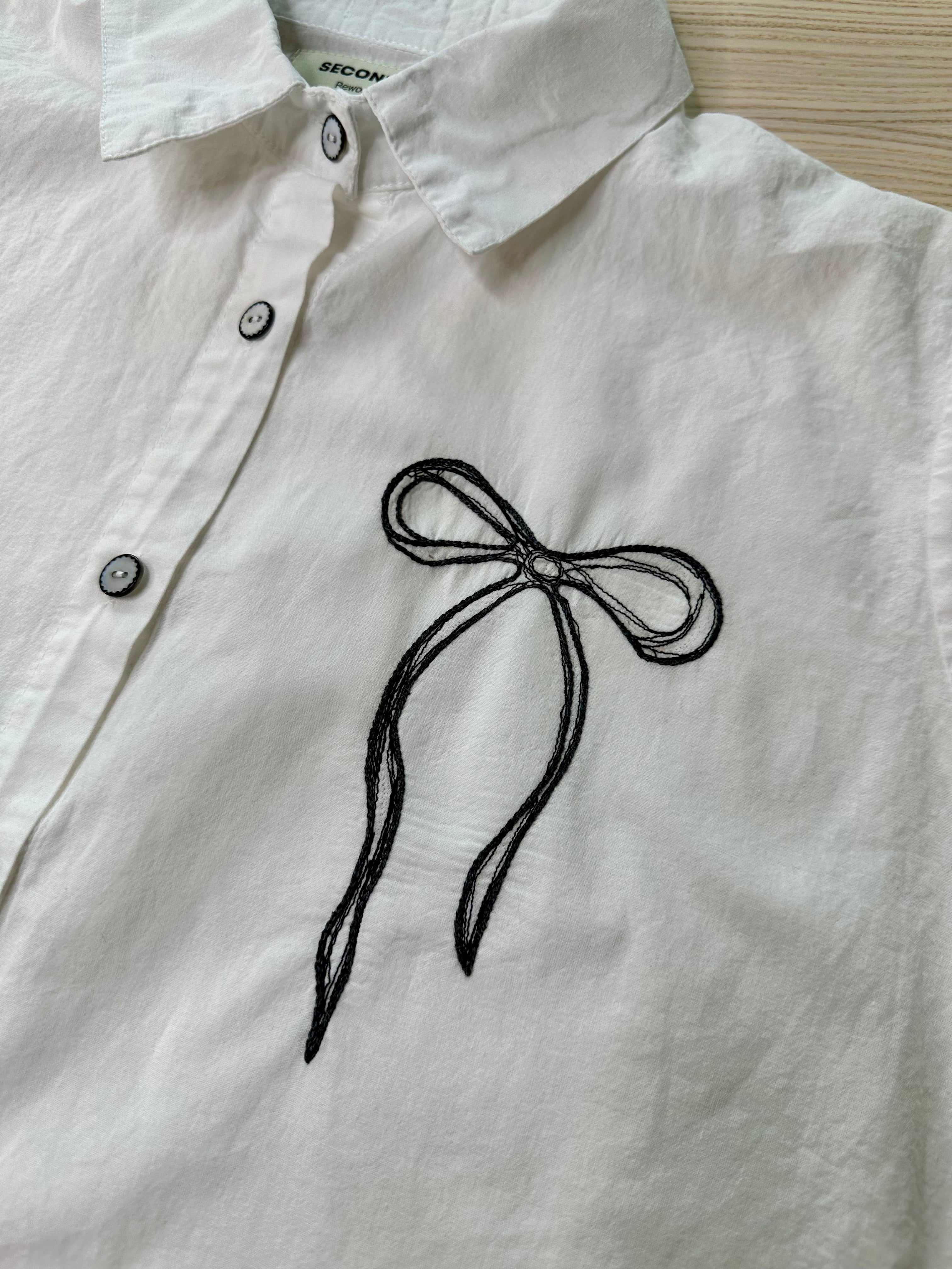 Cropped Button Down — White with Black Bows & Scallop Buttons