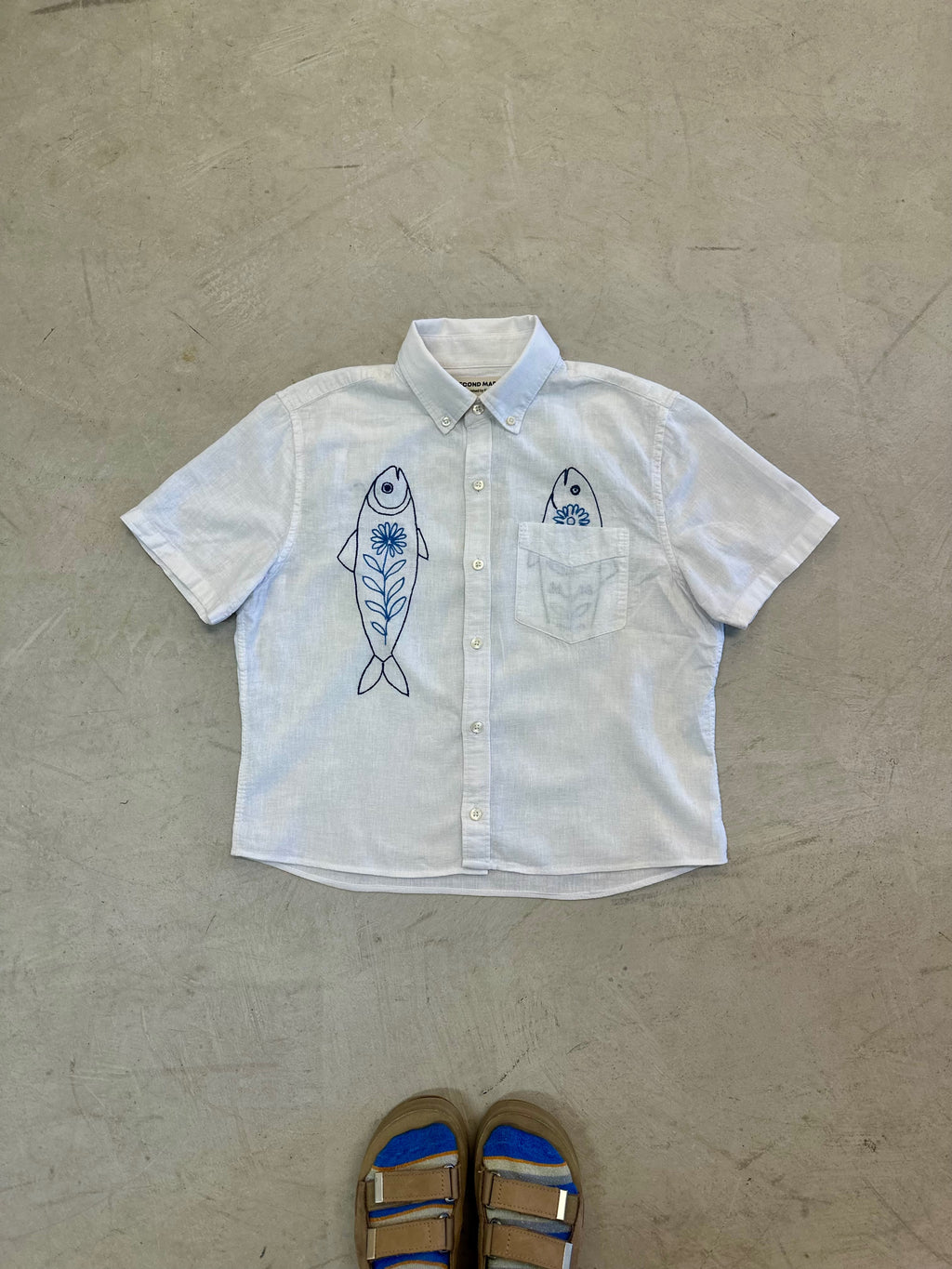 Cropped Button Down — White with Two Tone Blue Fish