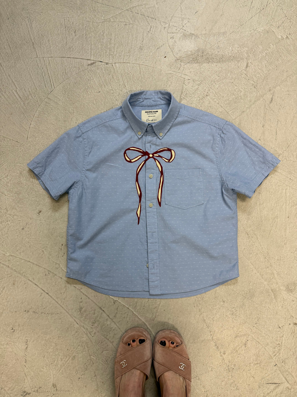 Cropped Short Sleeve Button Down — Textured Light Blue with Red and Cream Bow · XS/S