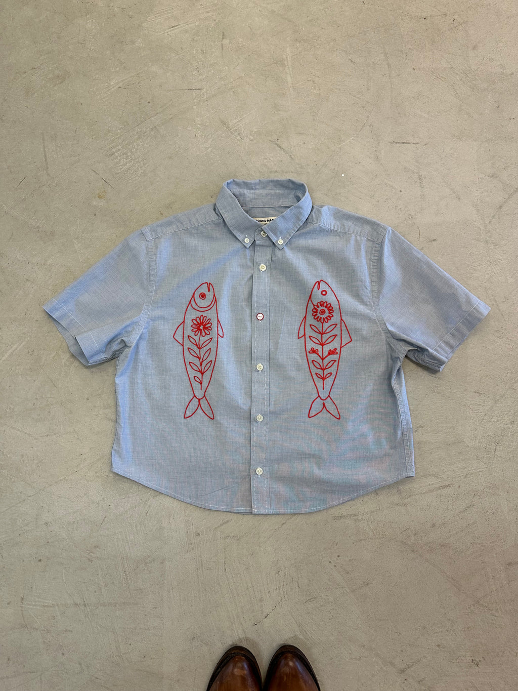 Cropped Short Sleeve Button Down — Grey Blue with Red Chain Stitch Fish