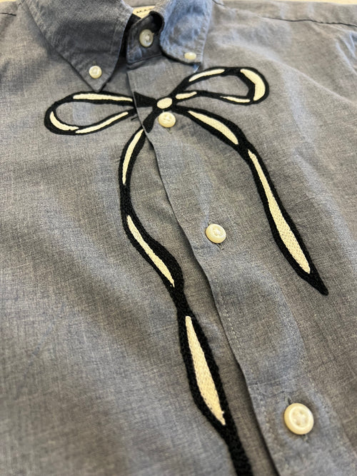 Cropped Long Sleeve Button Down — Grey with Black and Ivory Bow Across Chest · M/L