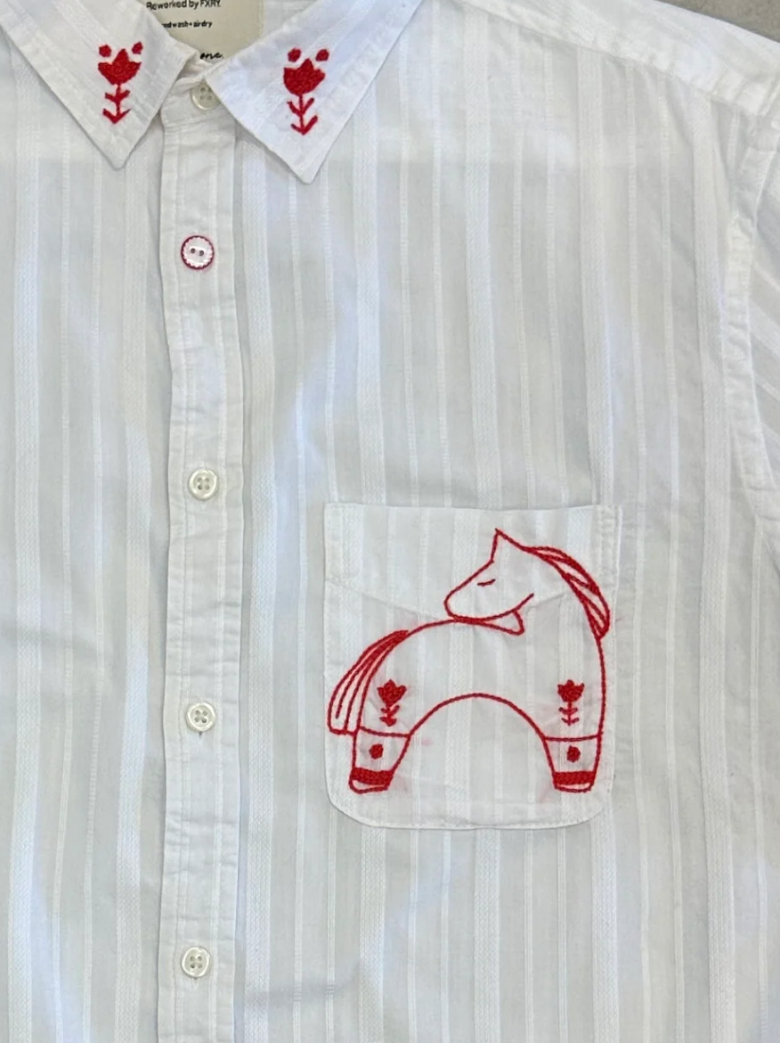 Cropped Short Sleeve Button Down — White Woven Stripe with Red Dala Horse · S/M