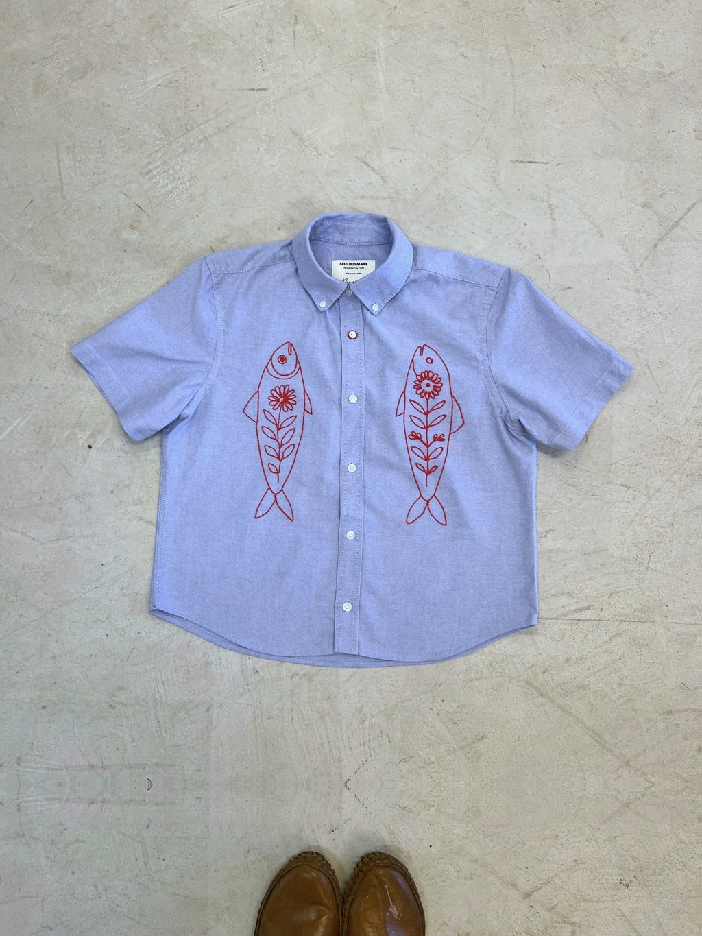 Cropped Short Sleeve Button Down — Mid Blue with Red Fish · XS/S