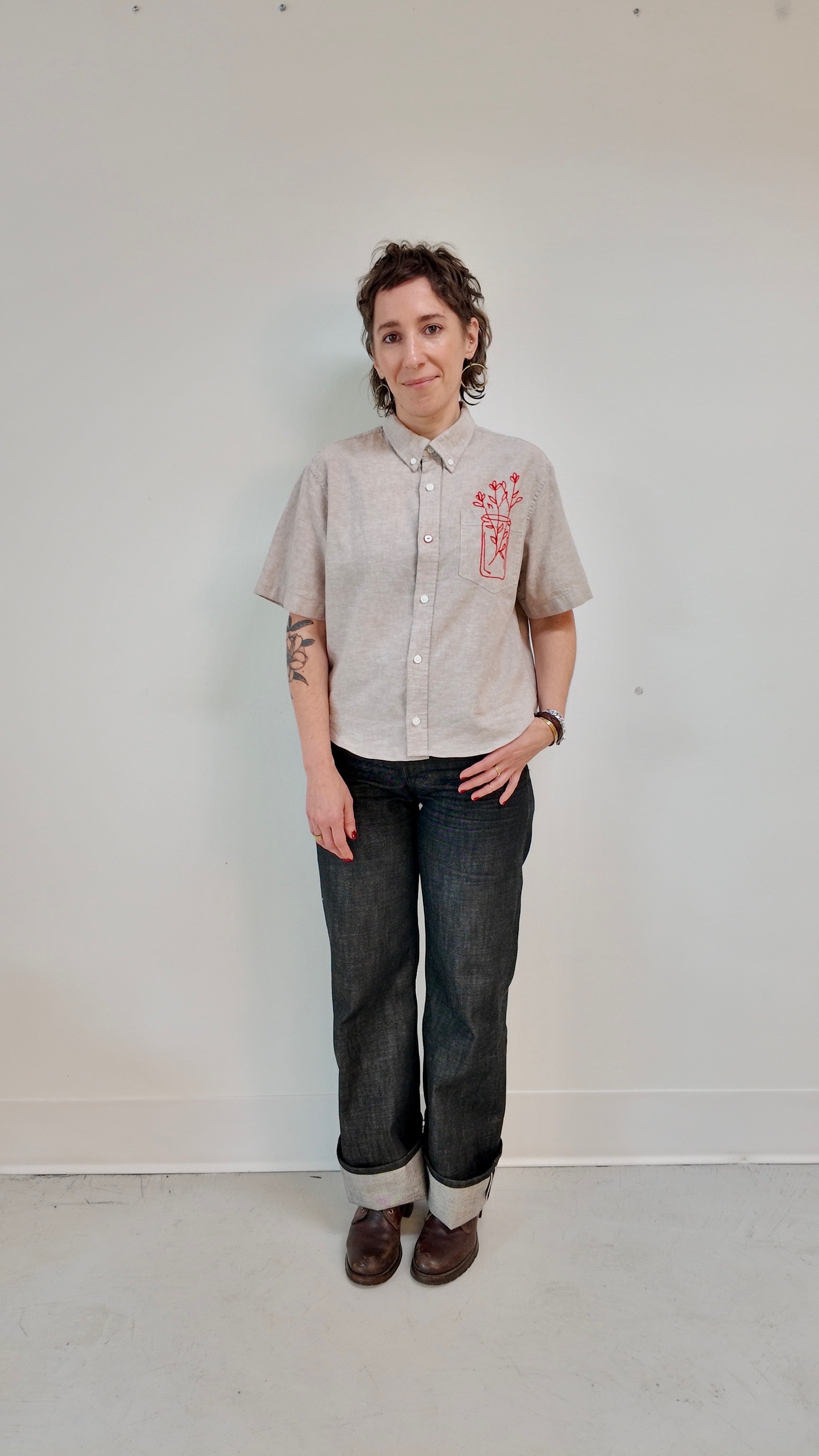 Cropped Button Down — Taupe and Red Floral in Vase